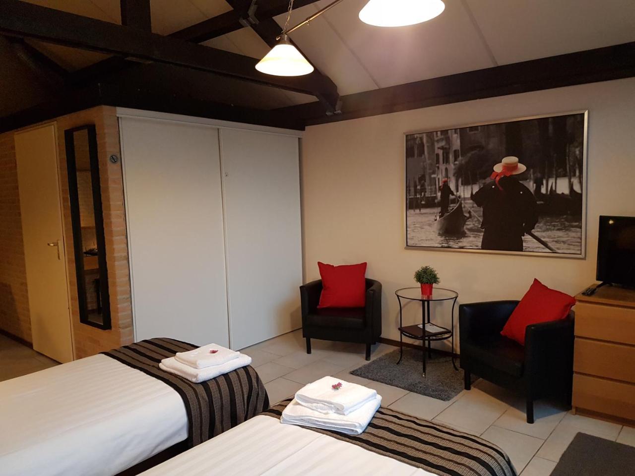 Motel โอสท์วอร์เนอ ภายนอก รูปภาพ