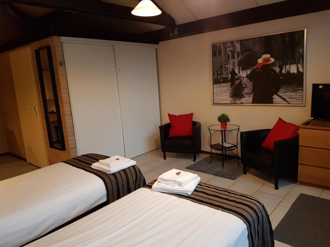 Motel โอสท์วอร์เนอ ภายนอก รูปภาพ