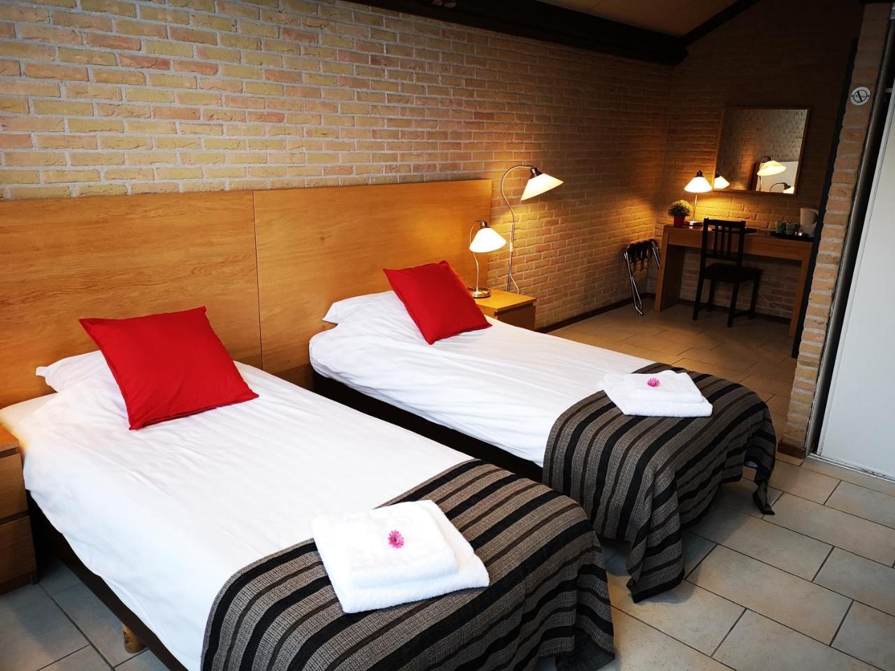 Motel โอสท์วอร์เนอ ภายนอก รูปภาพ